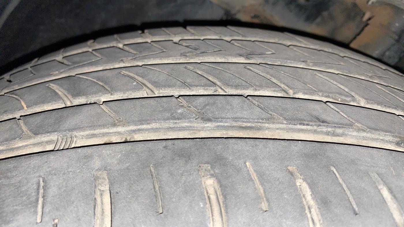 2021 Hyundai VENUE SX PLUS 1.0 TURBO DCT, Petrol, Automatic, 44,107 km, Left Front Tyre Tread