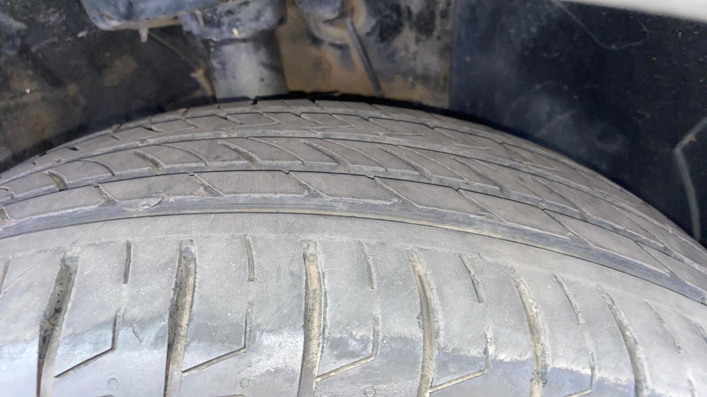 2021 Hyundai VENUE SX PLUS 1.0 TURBO DCT, Petrol, Automatic, 44,107 km, Right Front Tyre Tread