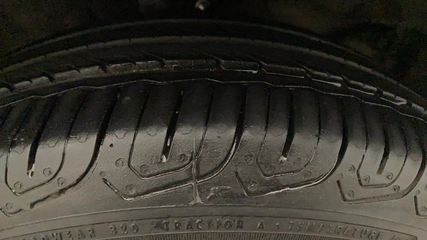 2012 Honda City 1.5L I-VTEC V MT, CNG, Manual, 49,260 km, Right Front Tyre Tread