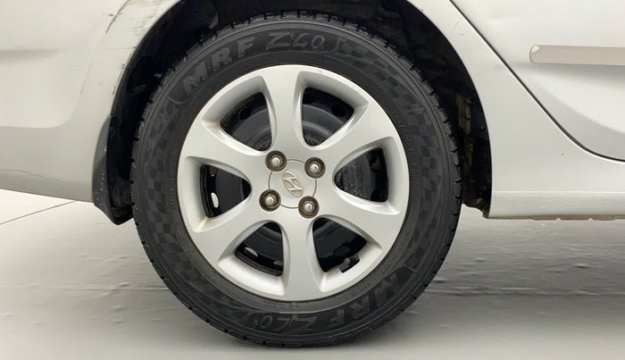 2013 Hyundai Verna FLUIDIC 1.6 VTVT EX, Petrol, Manual, 41,908 km, Right Rear Wheel