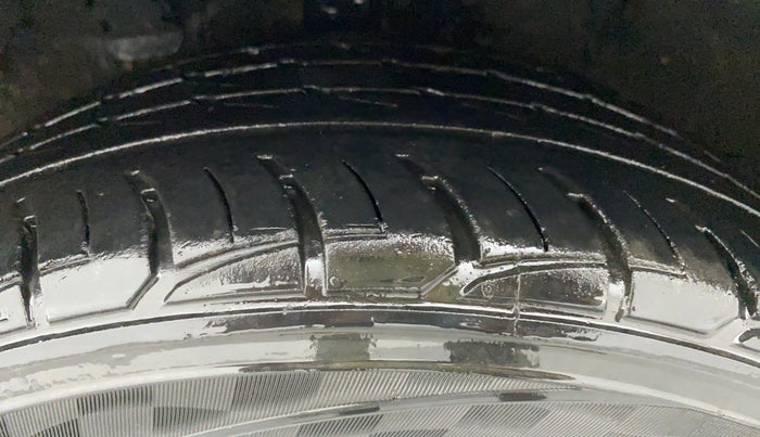 2013 Hyundai Verna FLUIDIC 1.6 VTVT EX, Petrol, Manual, 41,908 km, Left Front Tyre Tread