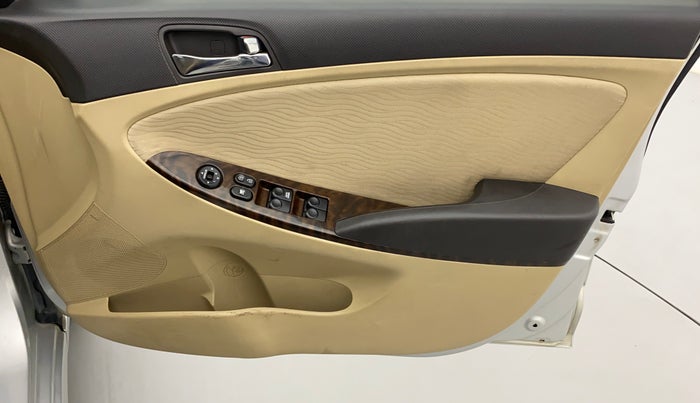 2013 Hyundai Verna FLUIDIC 1.6 VTVT EX, Petrol, Manual, 41,908 km, Driver Side Door Panels Control