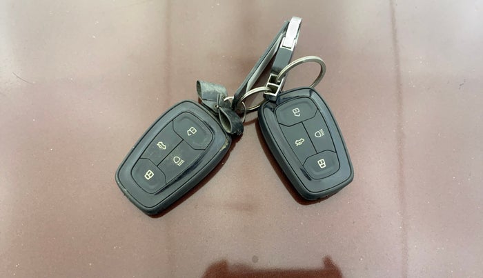 2022 Tata TIGOR XZ PLUS CNG, CNG, Manual, 68,597 km, Key Close Up