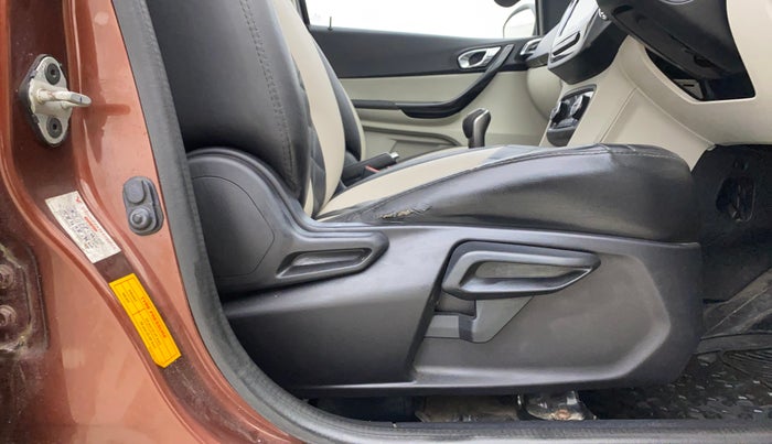 2022 Tata TIGOR XZ PLUS CNG, CNG, Manual, 68,597 km, Driver Side Adjustment Panel