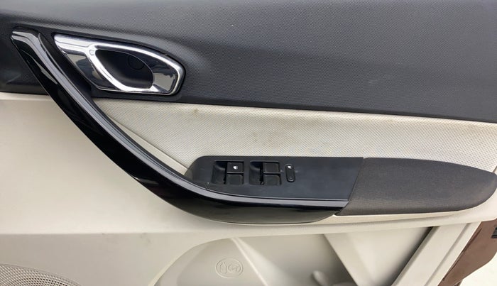 2022 Tata TIGOR XZ PLUS CNG, CNG, Manual, 68,597 km, Driver Side Door Panels Control