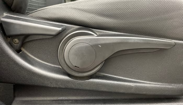 2018 Tata Tiago XZ 1.05 REVOTORQ, Diesel, Manual, 67,271 km, Driver Side Adjustment Panel