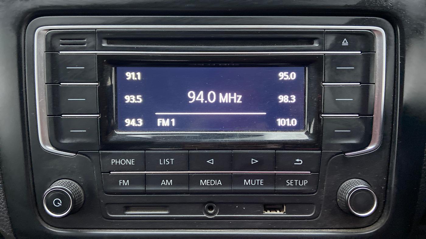 2018 Volkswagen Polo COMFORTLINE 1.0 PETROL, Petrol, Manual, 21,897 km, Infotainment System