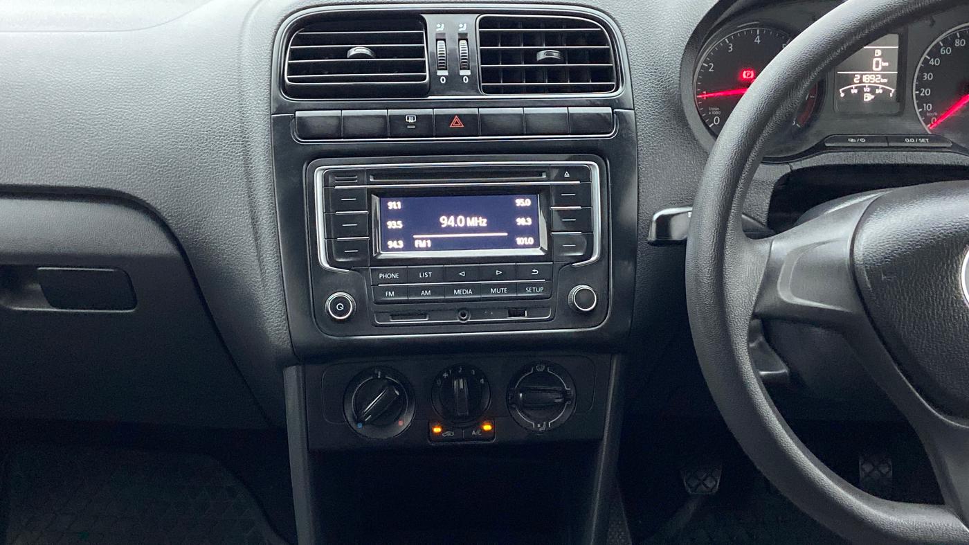 2018 Volkswagen Polo COMFORTLINE 1.0 PETROL, Petrol, Manual, 21,897 km, Air Conditioner