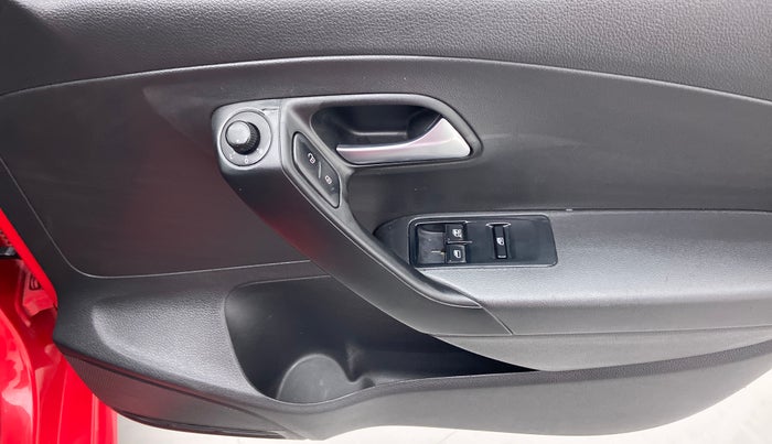 2018 Volkswagen Polo COMFORTLINE 1.0 PETROL, Petrol, Manual, 21,897 km, Driver Side Door Panels Control