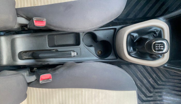 2016 Hyundai Grand i10 SPORTZ 1.2 KAPPA VTVT, Petrol, Manual, 81,607 km, Gear Lever