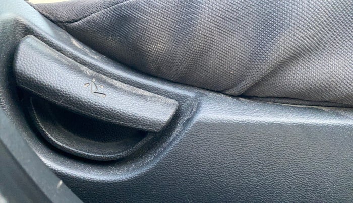 2016 Hyundai Grand i10 SPORTZ 1.2 KAPPA VTVT, Petrol, Manual, 81,607 km, Driver Side Adjustment Panel