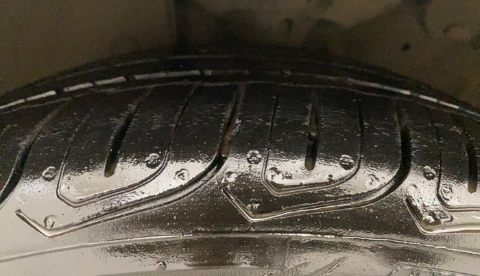 2017 Honda City 1.5L I-VTEC ZX CVT, CNG, Automatic, 1,05,488 km, Left Front Tyre Tread