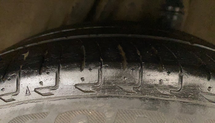 2017 Honda City 1.5L I-VTEC ZX CVT, CNG, Automatic, 1,05,488 km, Left Rear Tyre Tread