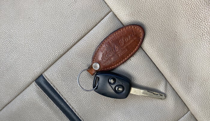 2017 Honda Amaze 1.2L I-VTEC S, Petrol, Manual, 46,424 km, Key Close Up