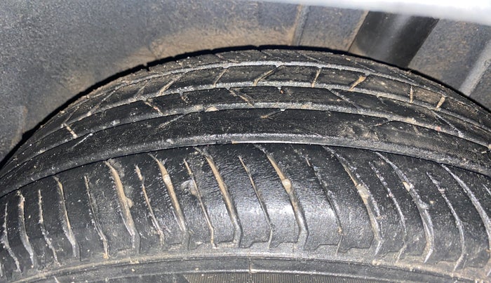 2021 Nissan MAGNITE XE, Petrol, Manual, 20,004 km, Left Rear Tyre Tread