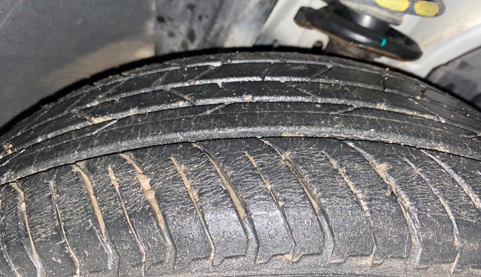 2021 Nissan MAGNITE XE, Petrol, Manual, 20,004 km, Right Front Tyre Tread