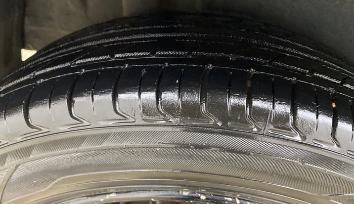 2017 Maruti IGNIS ZETA 1.2 AMT, Petrol, Automatic, 1,28,560 km, Right Rear Tyre Tread