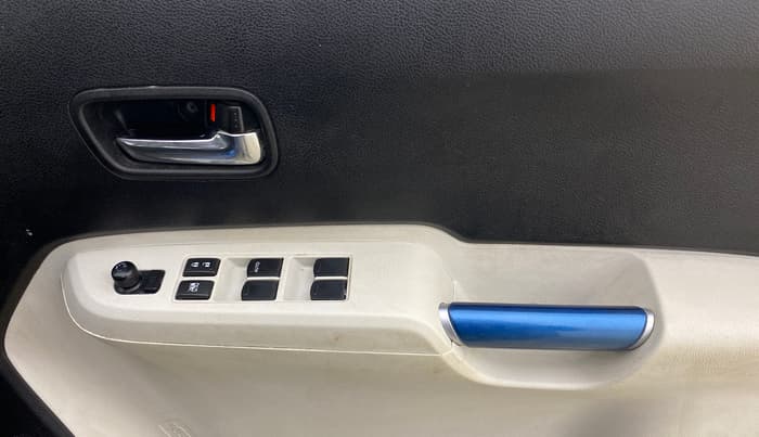 2017 Maruti IGNIS ZETA 1.2 AMT, Petrol, Automatic, 1,28,560 km, Driver Side Door Panels Control