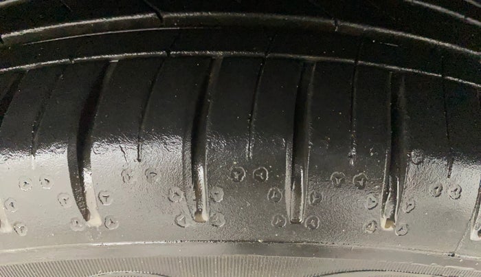 2021 MG HECTOR SHARP 1.5 PETROL CVT, Petrol, Automatic, 62,429 km, Right Front Tyre Tread