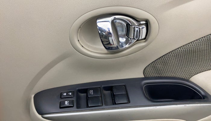 2013 Renault Scala RXL DIESEL, Diesel, Manual, 74,643 km, Driver Side Door Panels Control