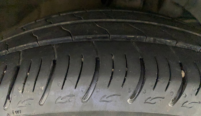 2018 Maruti Baleno DELTA CVT PETROL 1.2, Petrol, Automatic, 1,00,196 km, Right Front Tyre Tread