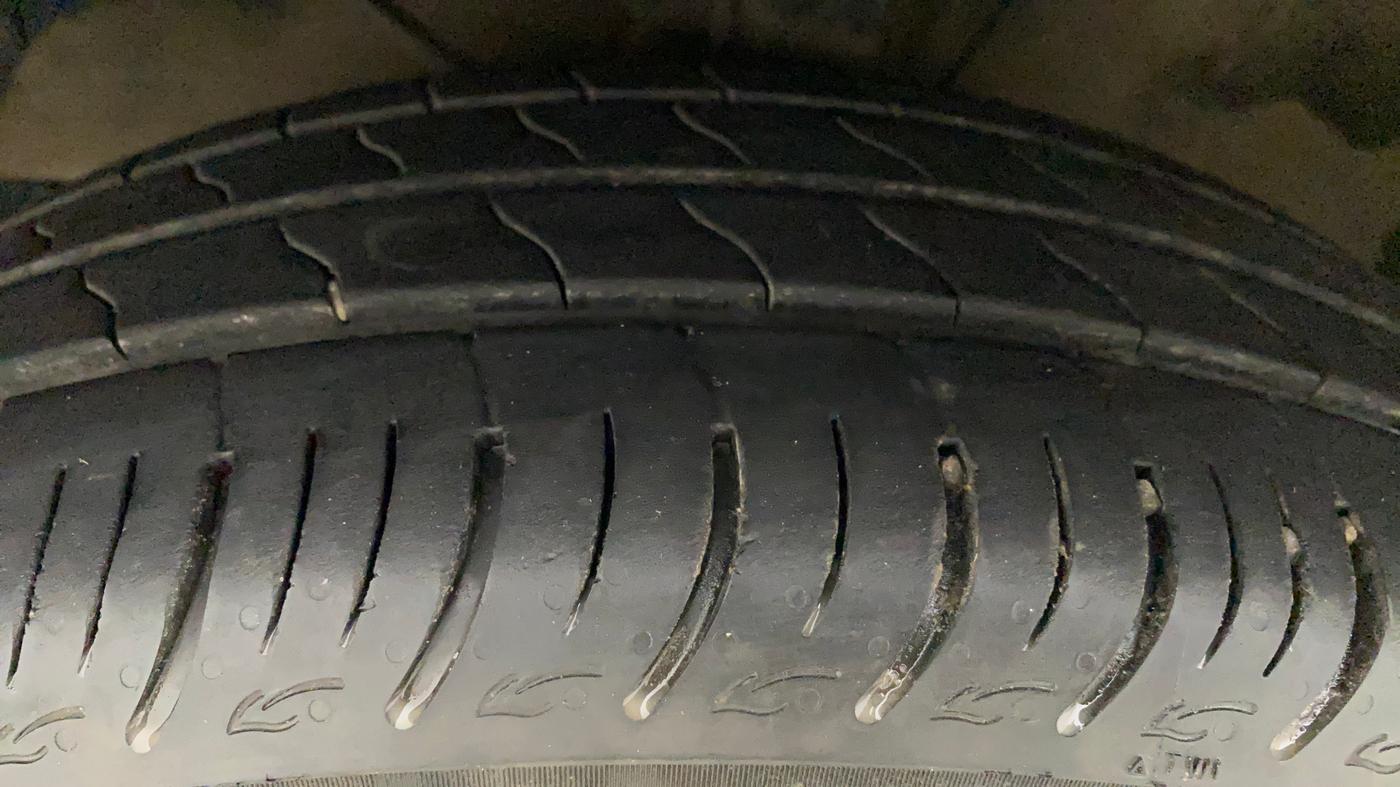 2018 Maruti Baleno DELTA CVT PETROL 1.2, Petrol, Automatic, 1,00,196 km, Left Front Tyre Tread