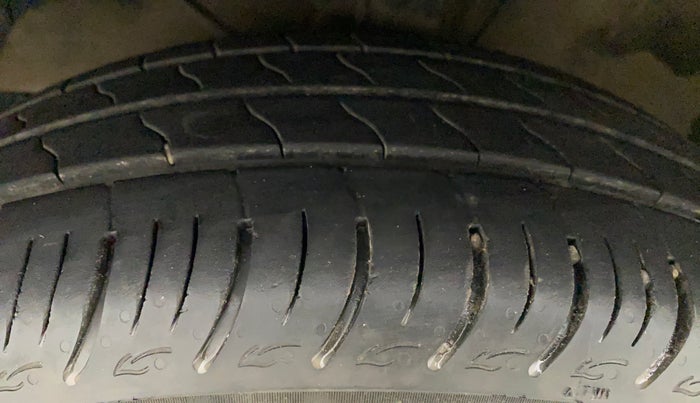2018 Maruti Baleno DELTA CVT PETROL 1.2, Petrol, Automatic, 1,00,196 km, Left Front Tyre Tread