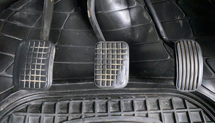 2017 Tata TIGOR XZ 1.2 REVOTRON OPT, Petrol, Manual, 21,571 km, Pedals