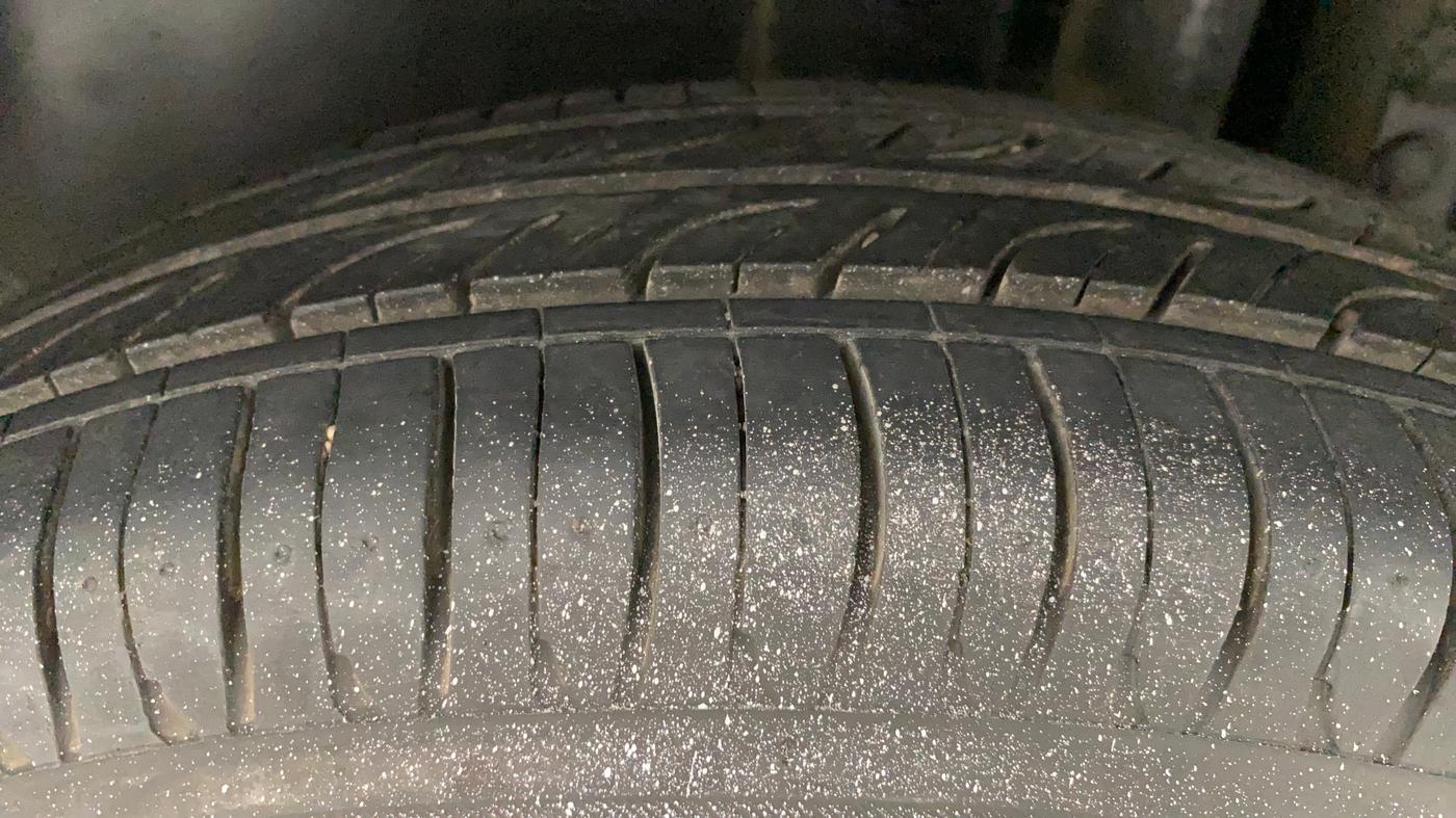 2012 Maruti Swift VXI, Petrol, Manual, 64,557 km, Left Rear Tyre Tread