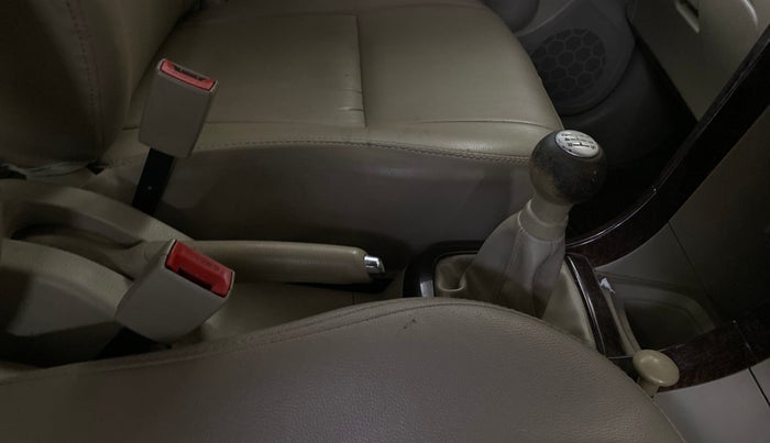 2015 Maruti Swift Dzire VXI, Petrol, Manual, 57,387 km, Gear Lever