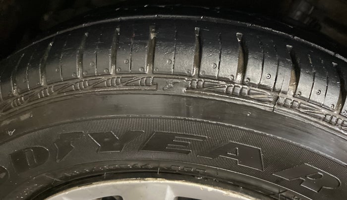 2015 Maruti Swift Dzire VXI, Petrol, Manual, 57,387 km, Left Front Tyre Tread