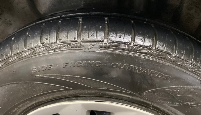 2015 Maruti Swift Dzire VXI, Petrol, Manual, 57,387 km, Left Rear Tyre Tread