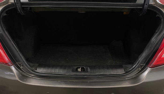 2015 Maruti Swift Dzire VXI, Petrol, Manual, 57,387 km, Boot Inside