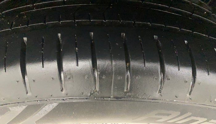 2023 Maruti Baleno ZETA PETROL 1.2, Petrol, Manual, 29,137 km, Right Rear Tyre Tread