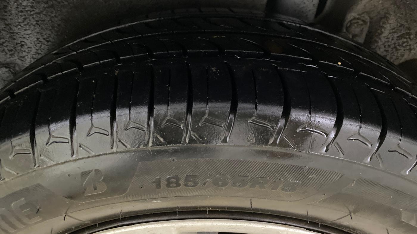 2015 Maruti Ertiga VXI CNG, CNG, Manual, 1,26,693 km, Left Rear Tyre Tread
