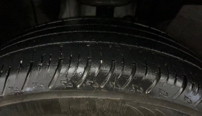 2022 Renault Kiger RXZ AMT, Petrol, Automatic, 19,138 km, Left Front Tyre Tread