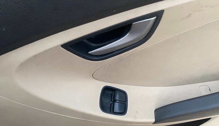 2013 Hyundai Eon SPORTZ, Petrol, Manual, 69,364 km, Driver Side Door Panels Control