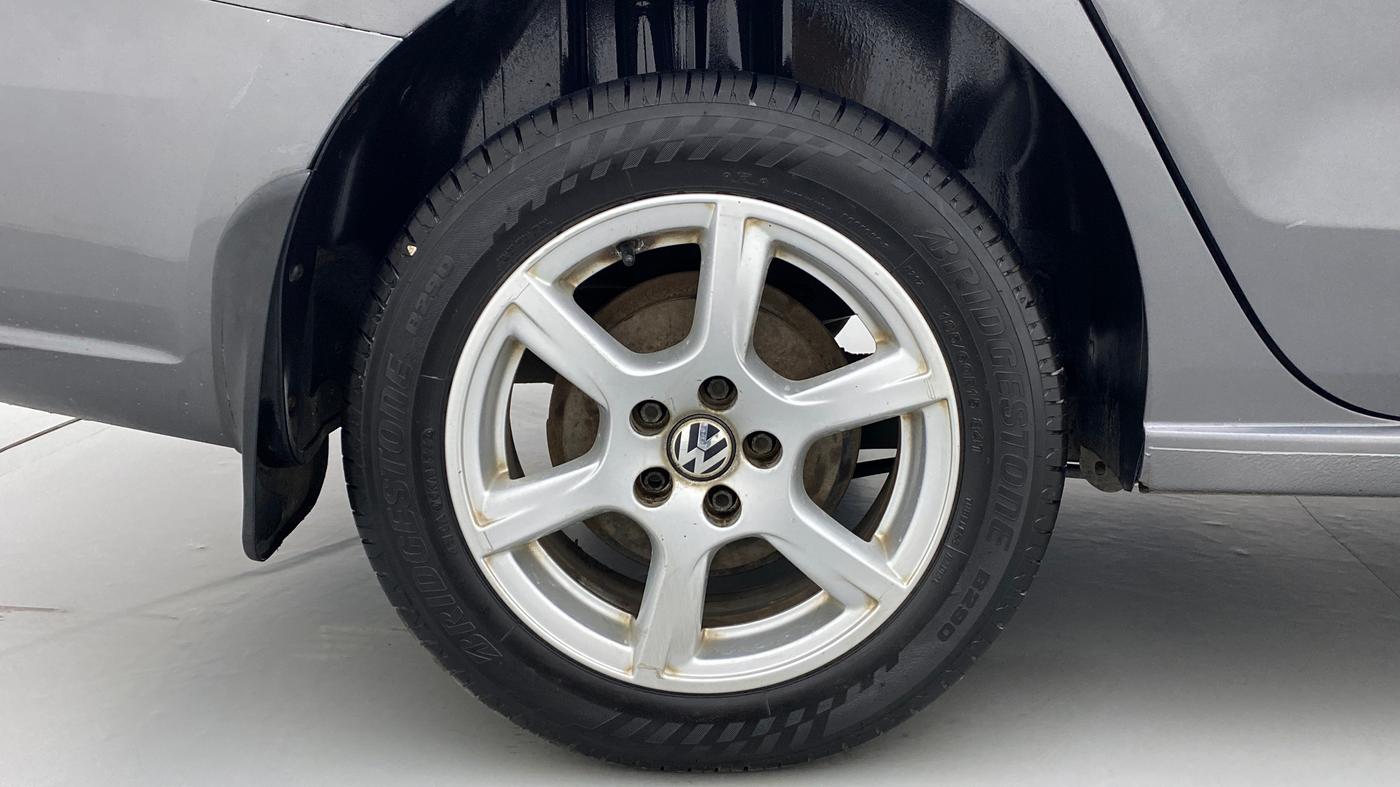 2014 Volkswagen Vento HIGHLINE DIESEL, Diesel, Manual, 89,558 km, Right Rear Wheel