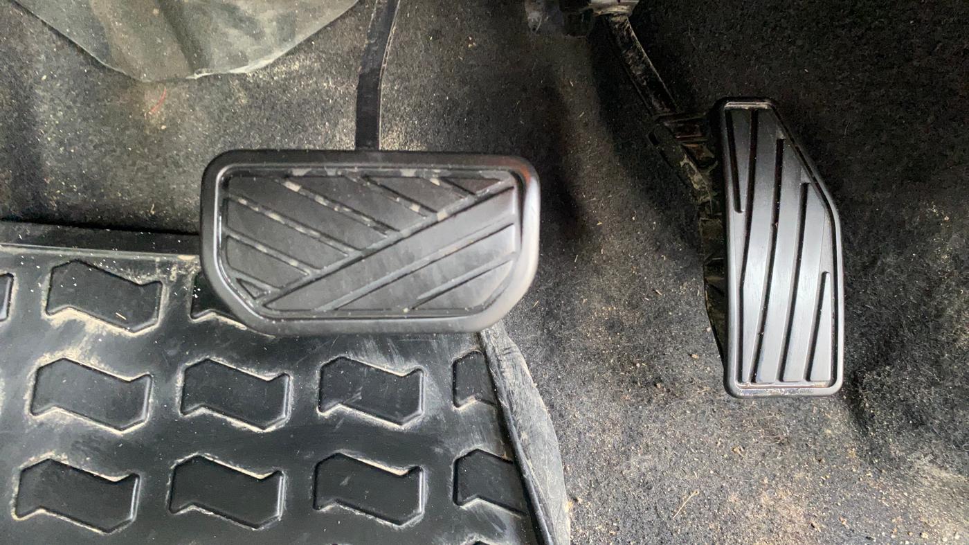 2023 Maruti FRONX ZETA 1.0L TURBO 6 AT, Petrol, Automatic, 29,820 km, Pedals
