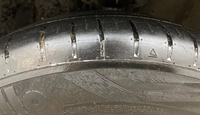 2015 Hyundai Elite i20 ASTA 1.2, Petrol, Manual, 78,176 km, Left Front Tyre Tread