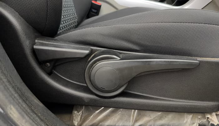 2019 Tata NEXON XZ PETROL, Petrol, Manual, 43,020 km, Driver Side Adjustment Panel