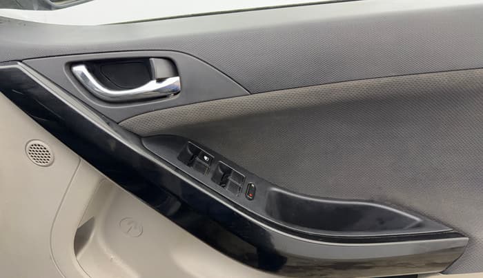 2019 Tata NEXON XZ PETROL, Petrol, Manual, 43,020 km, Driver Side Door Panels Control