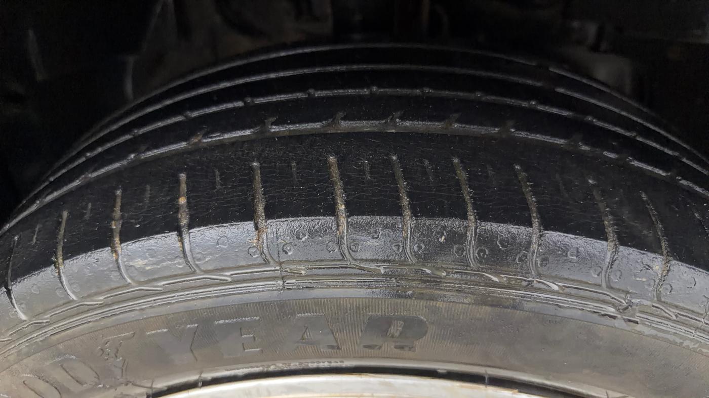 2019 Tata NEXON XZ PETROL, Petrol, Manual, 43,020 km, Right Front Tyre Tread