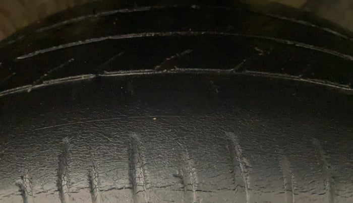 2019 Hyundai Elite i20 SPORTZ PLUS 1.2 DUAL TONE, Petrol, Manual, 49,919 km, Right Front Tyre Tread