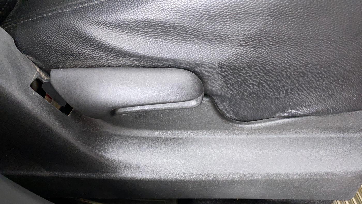 2016 Maruti Vitara Brezza VDI OPT, Diesel, Manual, 62,914 km, Driver Side Adjustment Panel