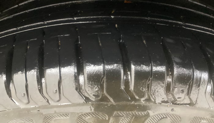 2016 Maruti Baleno DELTA PETROL 1.2, Petrol, Manual, 71,660 km, Right Rear Tyre Tread