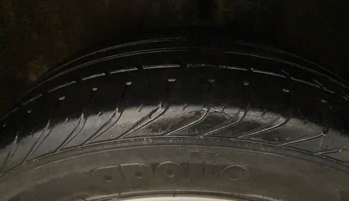 2014 Volkswagen Polo HIGHLINE1.2L, Petrol, Manual, 29,366 km, Left Rear Tyre Tread