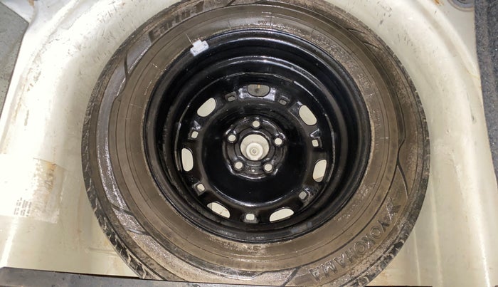 2014 Volkswagen Polo HIGHLINE1.2L, Petrol, Manual, 29,366 km, Spare Tyre