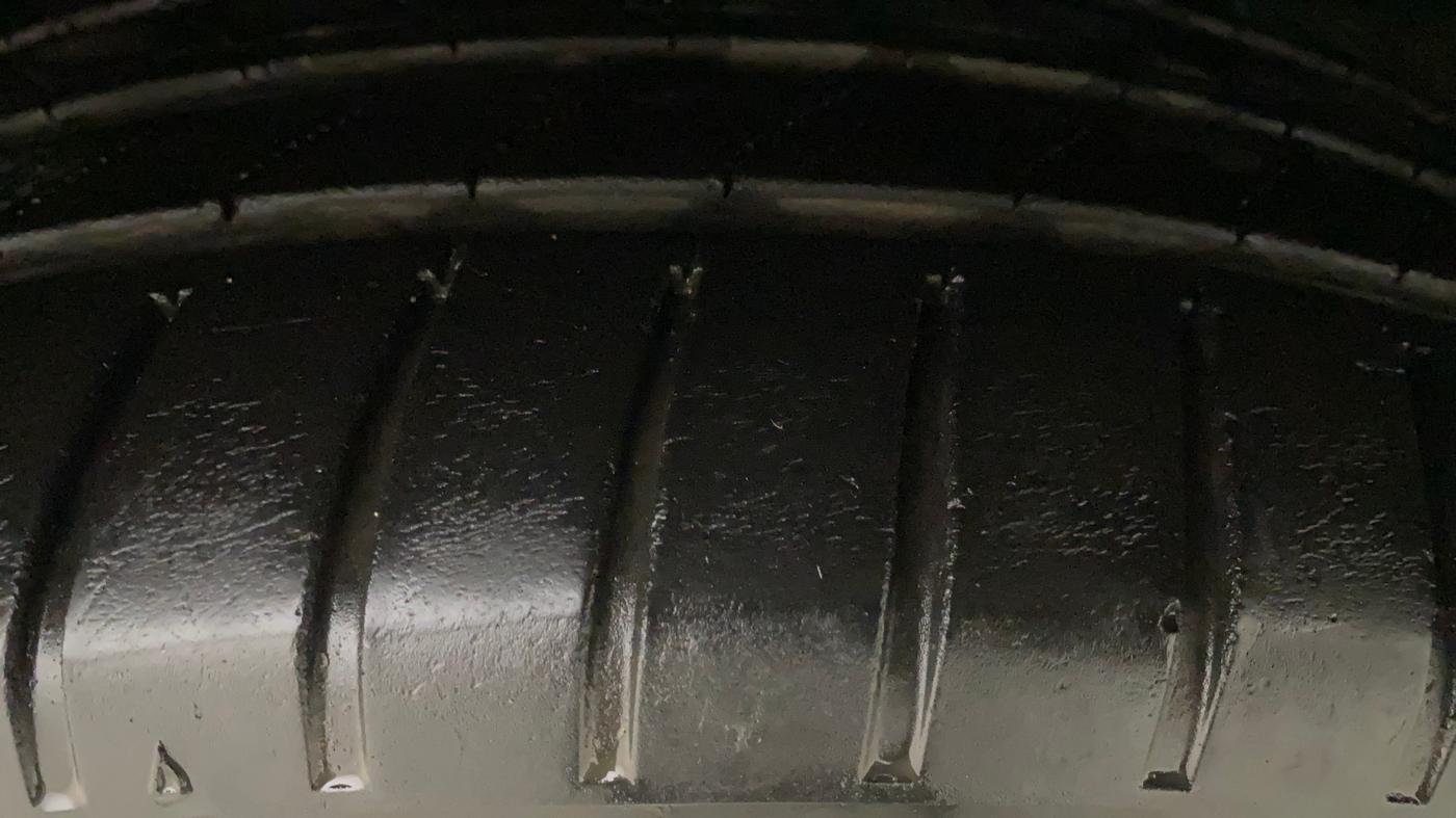 2021 Skoda Octavia L&K 2.0 AT, Petrol, Automatic, 73,572 km, Left Front Tyre Tread