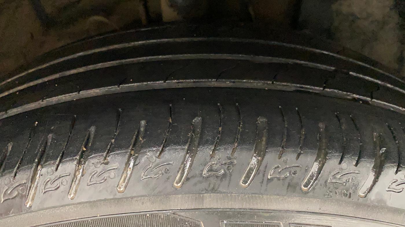 2019 Hyundai VENUE SX PLUS 1.0 TURBO DCT, Petrol, Automatic, 40,512 km, Right Front Tyre Tread